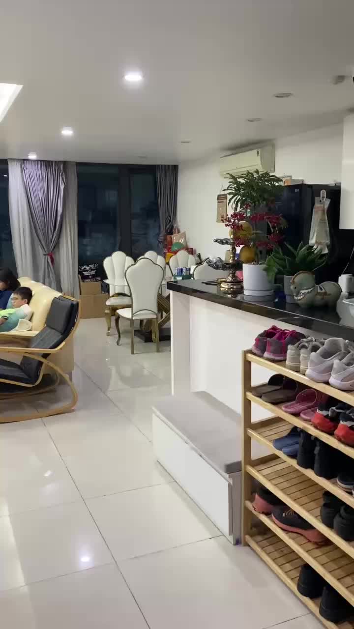 Căn hộ Golden Land Building, 4+ PN 147 m²