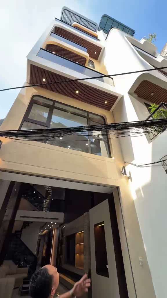 Nhà Duplex Nguyễn Văn Cừ – Long Biên – 87m² x 7 Tầng Thang Máy
