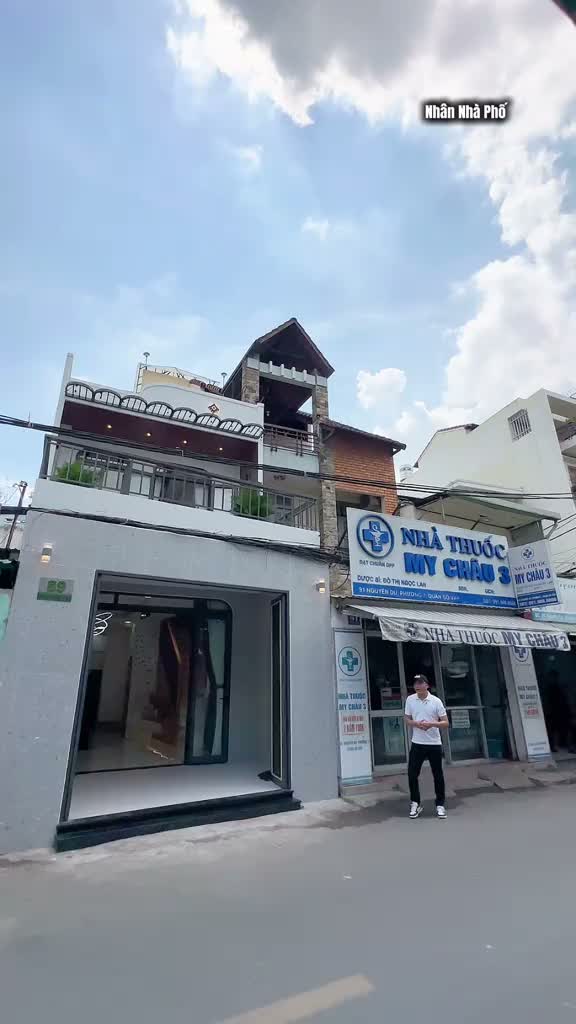 Nhà Mặt Tiền Giáp Bình Thạnh - Nguyễn Du Đối Diện Chợ - 45m2 - 2 Phòng Ngủ