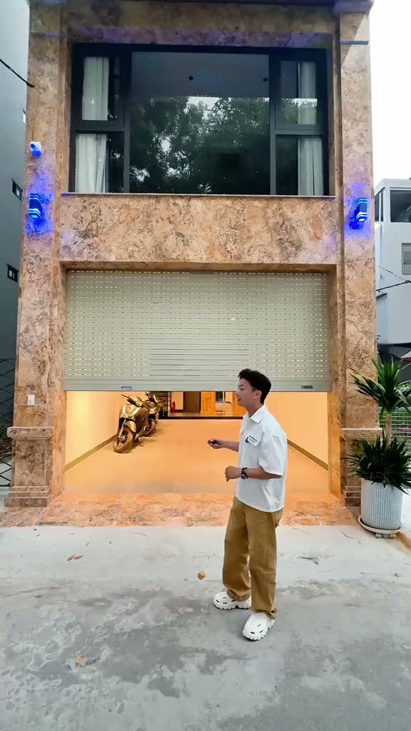 Nhà phân lô View Hồ–61m² x 7 tầng thang máy–Ô tô tránh, đối diện bãi gửi xe