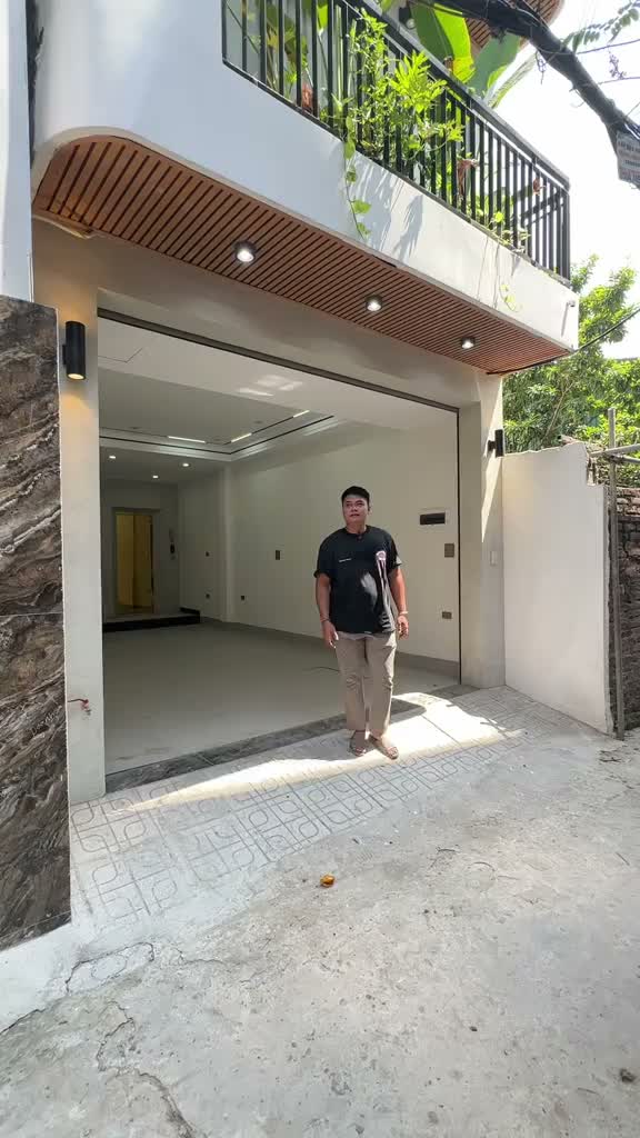 Nhà Thạch Bàn – Long Biên – 45m² x 6 Tầng Thang Máy– Giá 12 Tỷ (TL)